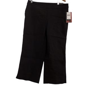Black Capri Pants by Briggs